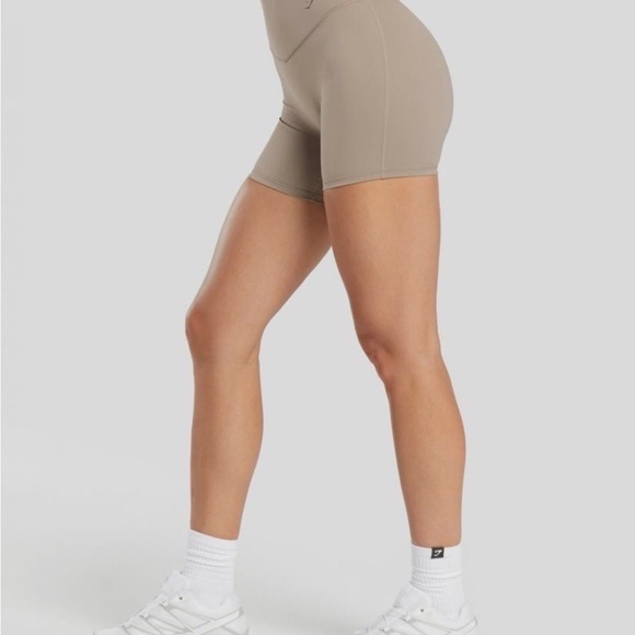 Gymshark Women's Beige High-Waisted Shorts - Picture 4 of 7